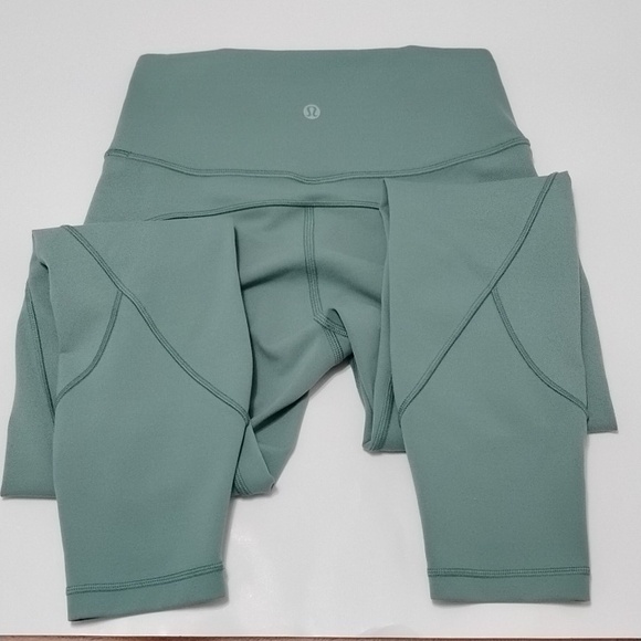 Lululemon In Movement Tights Everlux 25" - Picture 3 of 11